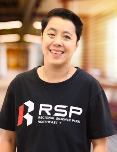 นางสาวชมภูพรรณ สมัปปิโต เจ้าหน้าที่พัฒนาธุรกิจ